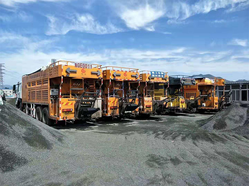 稀漿封層車微表處施工